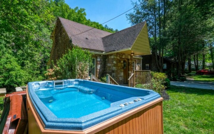 Cabin in Gatlinburg, US