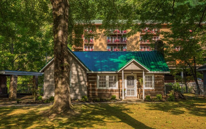 Cabin in Gatlinburg, US