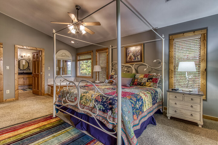 Cabin in Gatlinburg, US