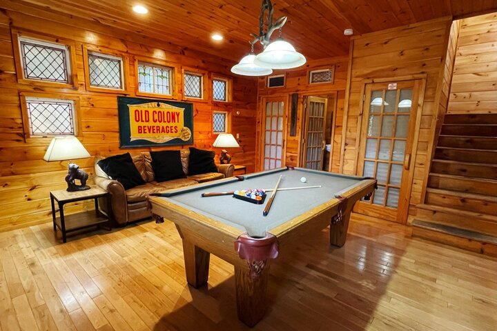 Cabin in Gatlinburg, US