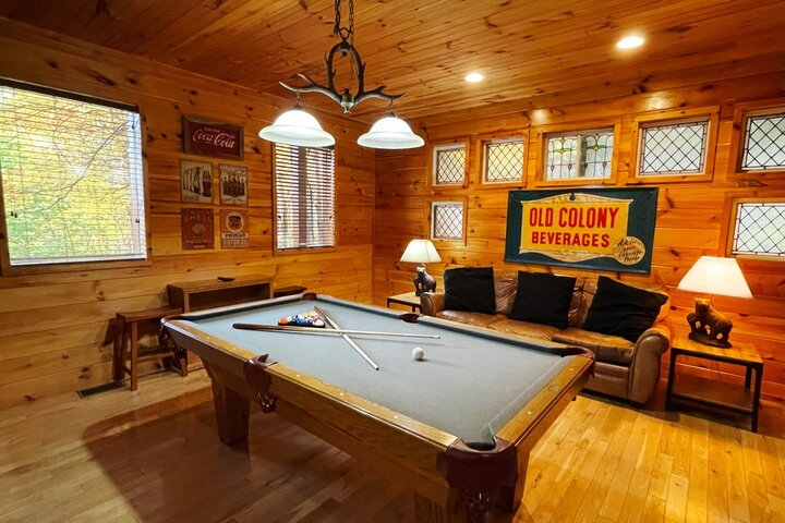 Cabin in Gatlinburg, US