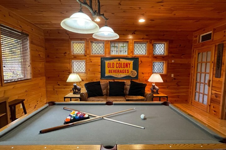 Cabin in Gatlinburg, US