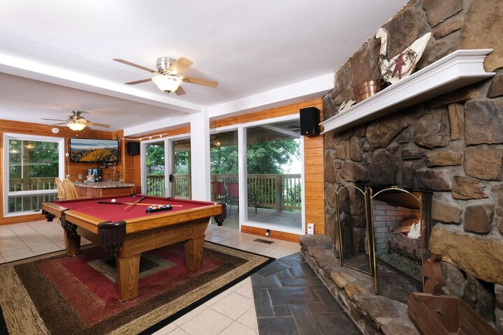 Cabin in Gatlinburg, US