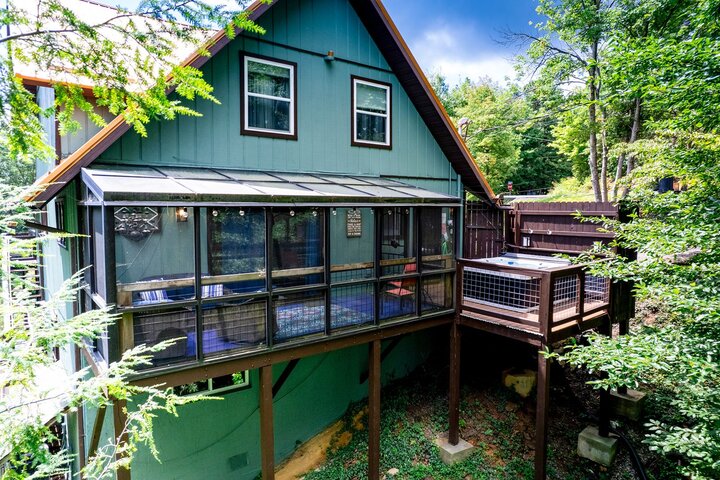 Cabin in Gatlinburg, US
