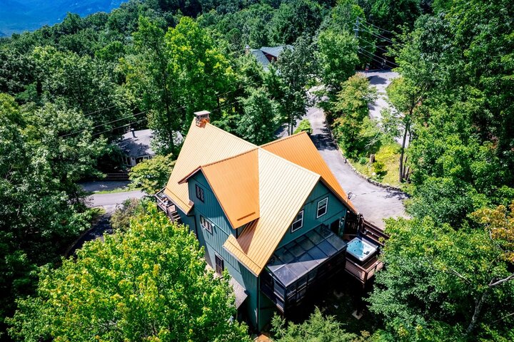 Cabin in Gatlinburg, US