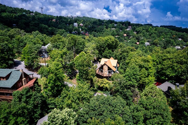 Cabin in Gatlinburg, US