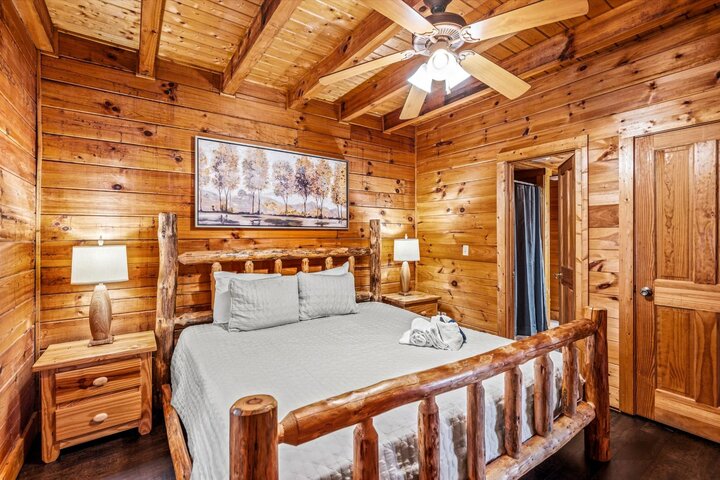 Cabin in Pigeon Forge, US