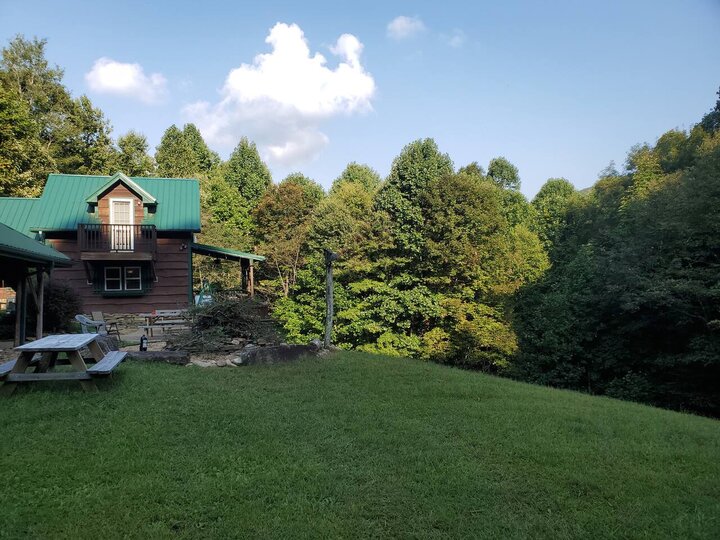 Home in Spruce Pine, US