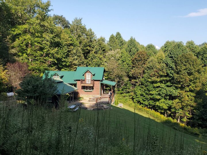 Home in Spruce Pine, US