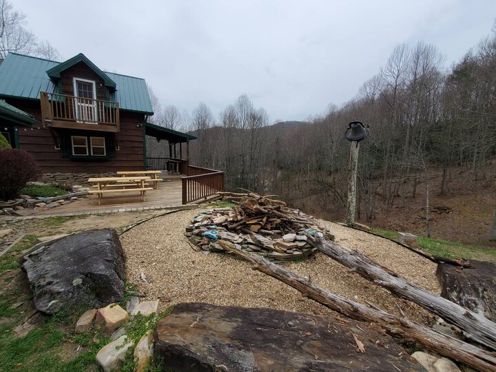 Home in Spruce Pine, US