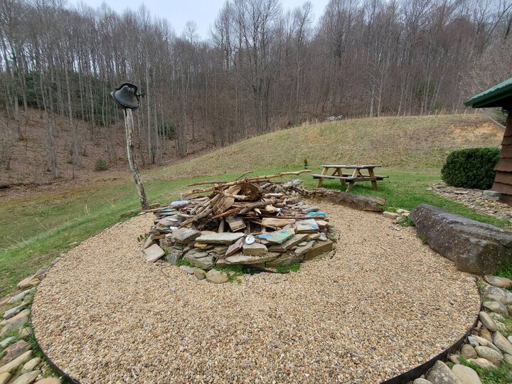 Home in Spruce Pine, US