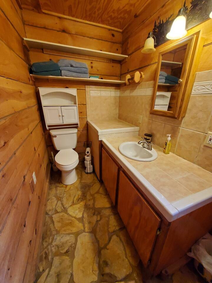 Home in Spruce Pine, US