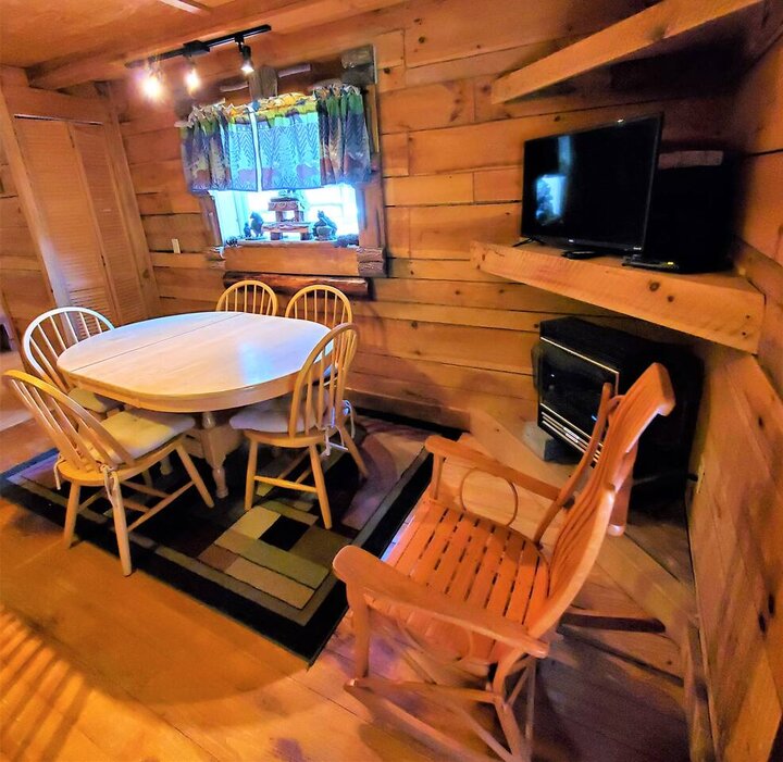 Home in Spruce Pine, US