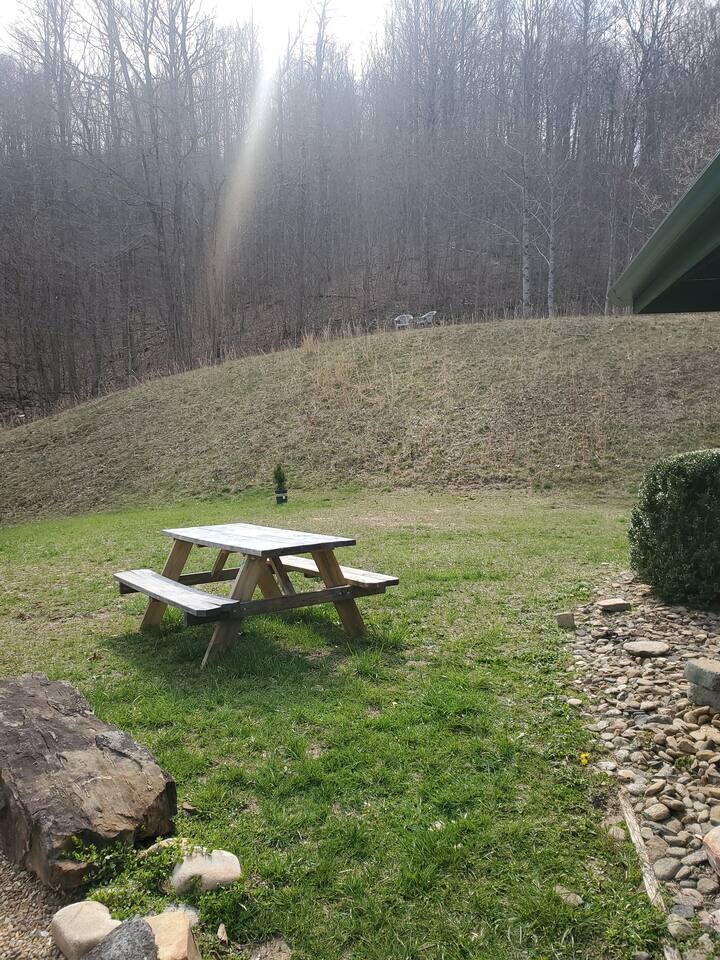 Home in Spruce Pine, US