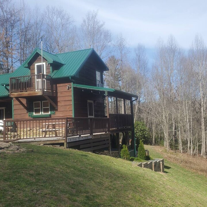 Home in Spruce Pine, US