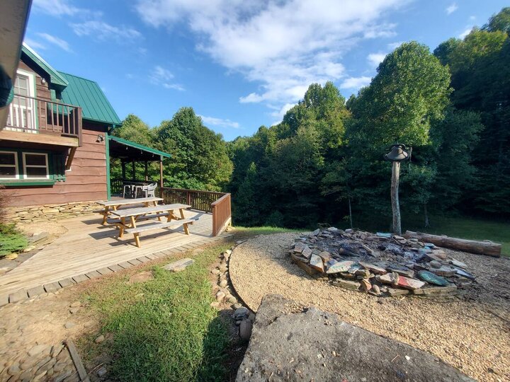 Home in Spruce Pine, US