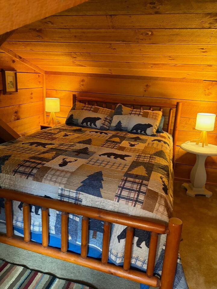 Home in Spruce Pine, US