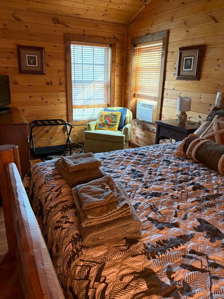 Home in Spruce Pine, US