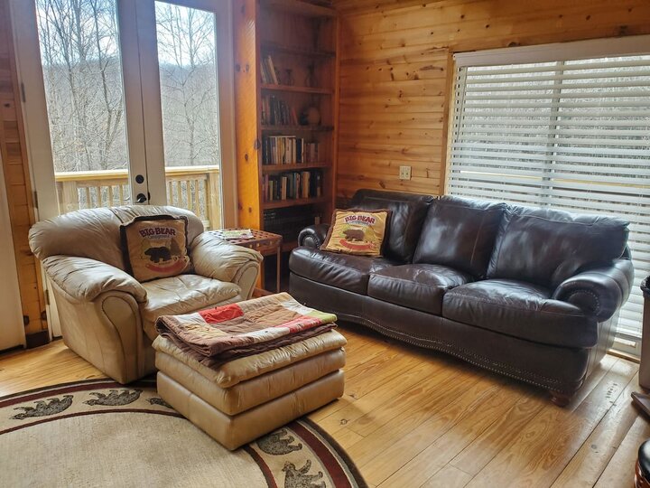 Home in Spruce Pine, US