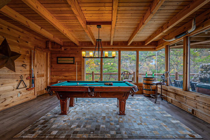 Cabin in Sevierville, US