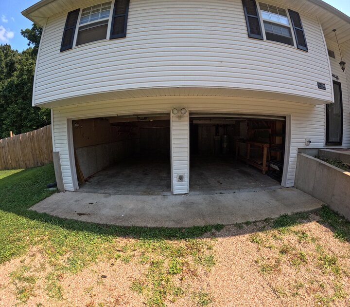 Home in Saint Robert, US