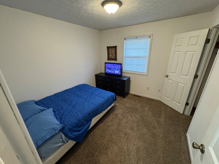 Home in Saint Robert, US