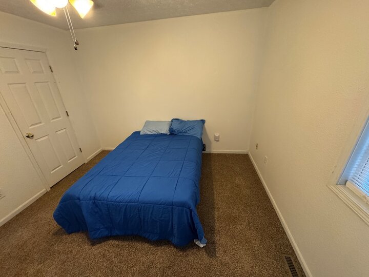 Home in Saint Robert, US