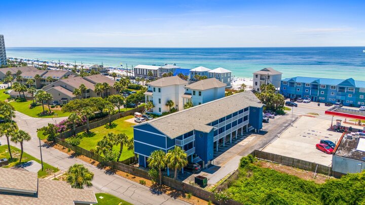 Condo in Miramar Beach, US