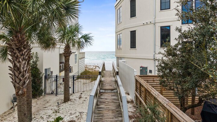 House in Miramar Beach, US