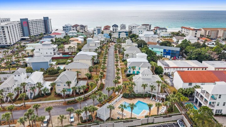 House in Miramar Beach, US