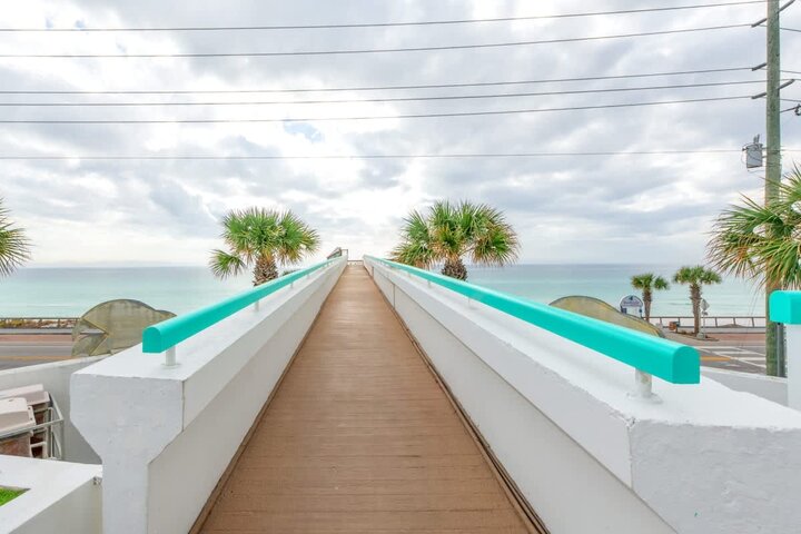Condominium in Miramar Beach, US