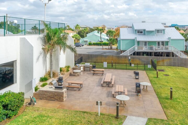 Condominium in Miramar Beach, US