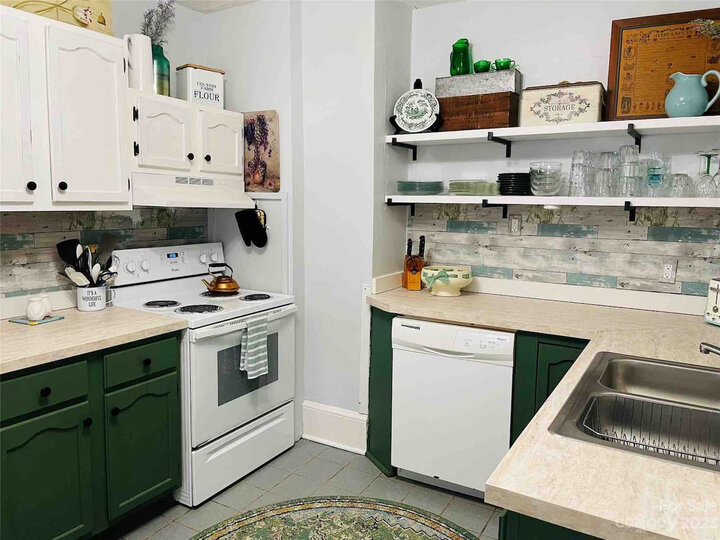 Cottage in Woodfin, US