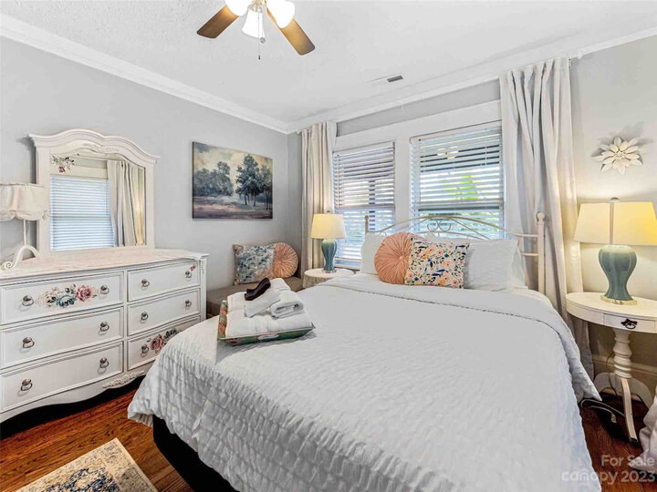 Cottage in Woodfin, US