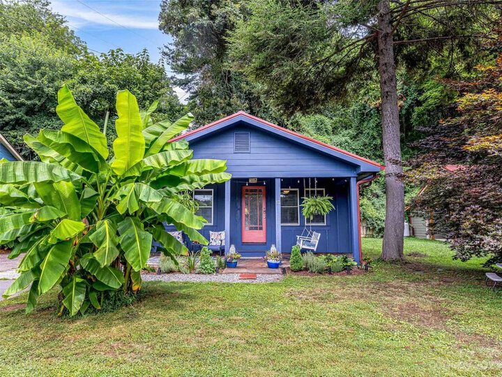 Cottage in Woodfin, US