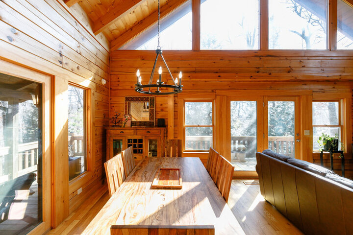 Cabin in Old Fort, US