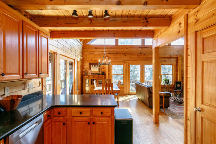 Cabin in Old Fort, US