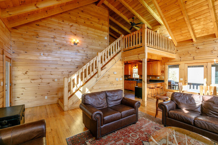 Cabin in Old Fort, US