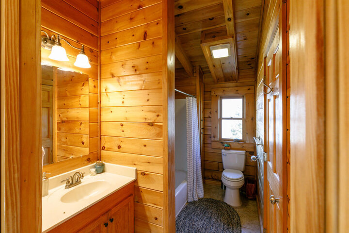 Cabin in Old Fort, US