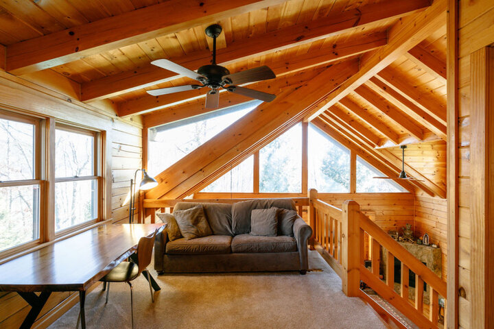 Cabin in Old Fort, US