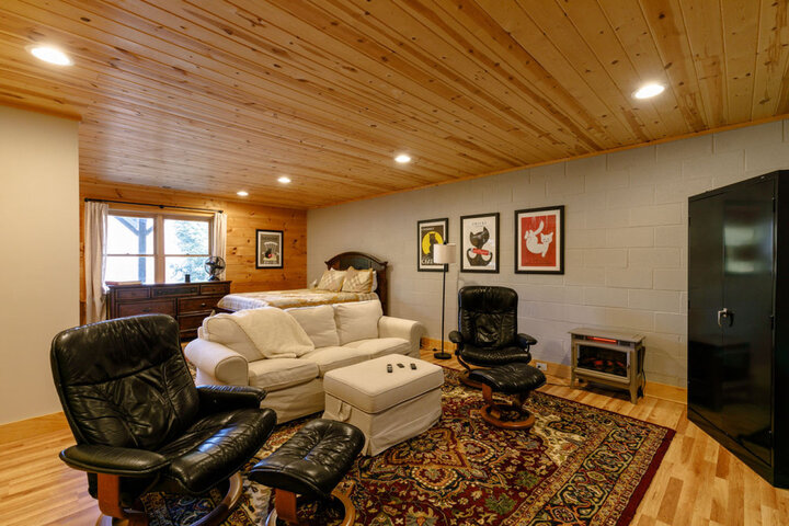 Cabin in Old Fort, US
