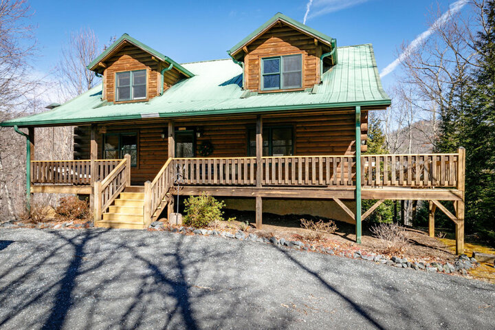 Cabin in Old Fort, US