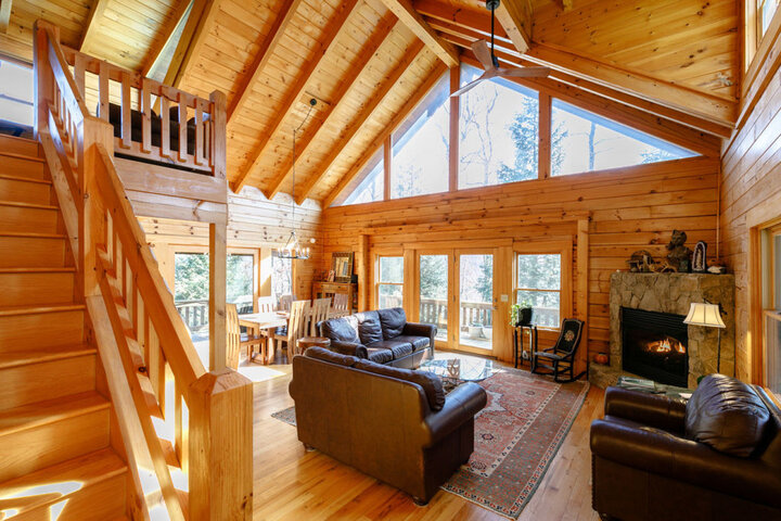 Cabin in Old Fort, US