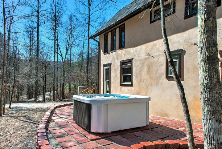 House in Old Fort, US