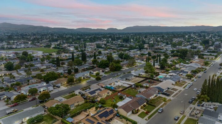 Apartment in Simi Valley, US