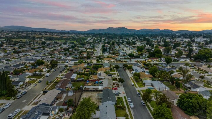 Apartment in Simi Valley, US