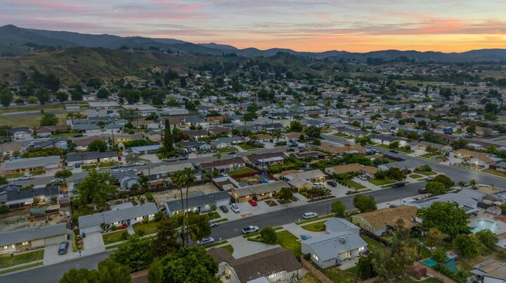 Apartment in Simi Valley, US