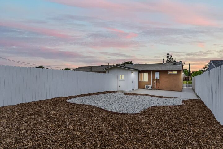 Apartment in Simi Valley, US
