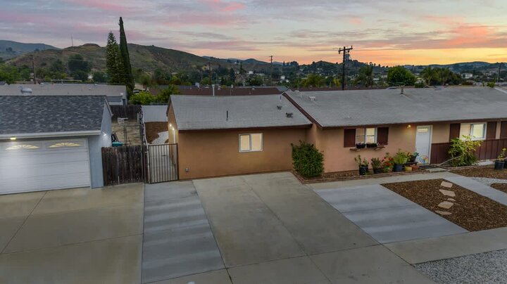 Apartment in Simi Valley, US