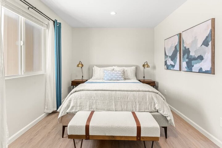 Apartment in Simi Valley, US